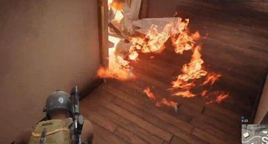 《绝地求生》烟雾弹投掷技巧4