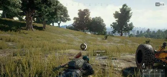 如何在绝地求生中迅速切换捡物品2